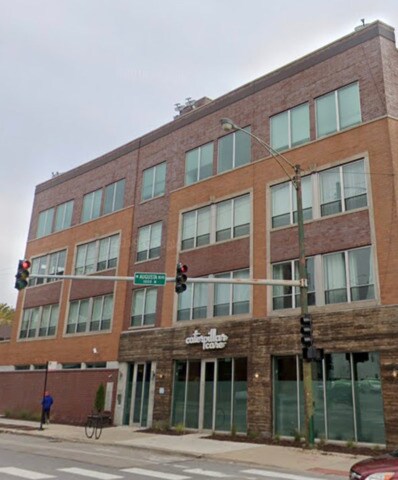 Building Photo - 1001 N Milwaukee Ave