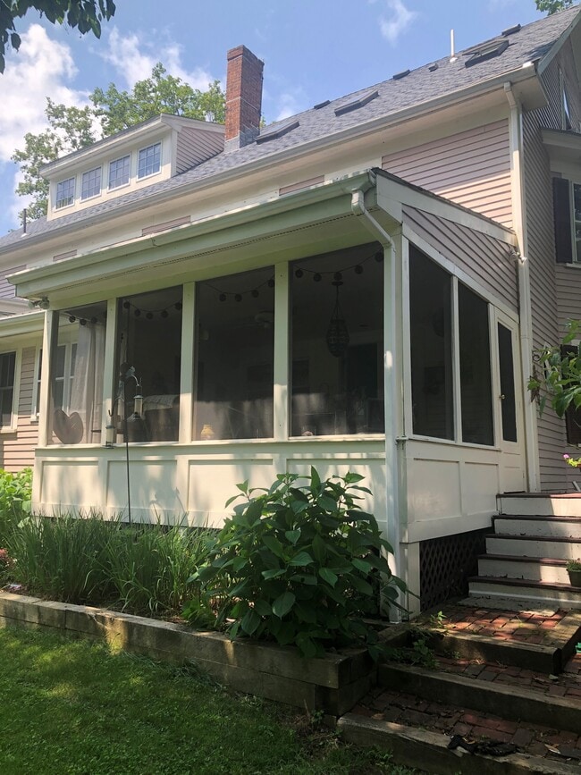 Building Photo - 55 Everett St