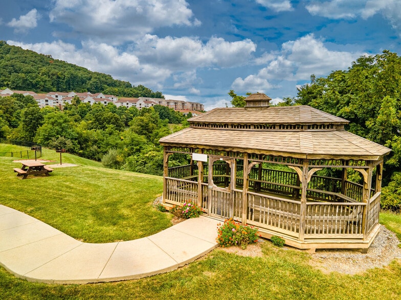 Primary Photo - Valley View Senior Apartments