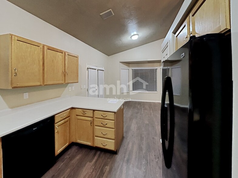 Building Photo - 6398 S Clover Creek Ln