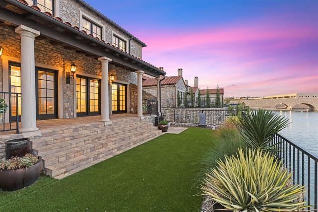 Building Photo - 28 Comillas Dr