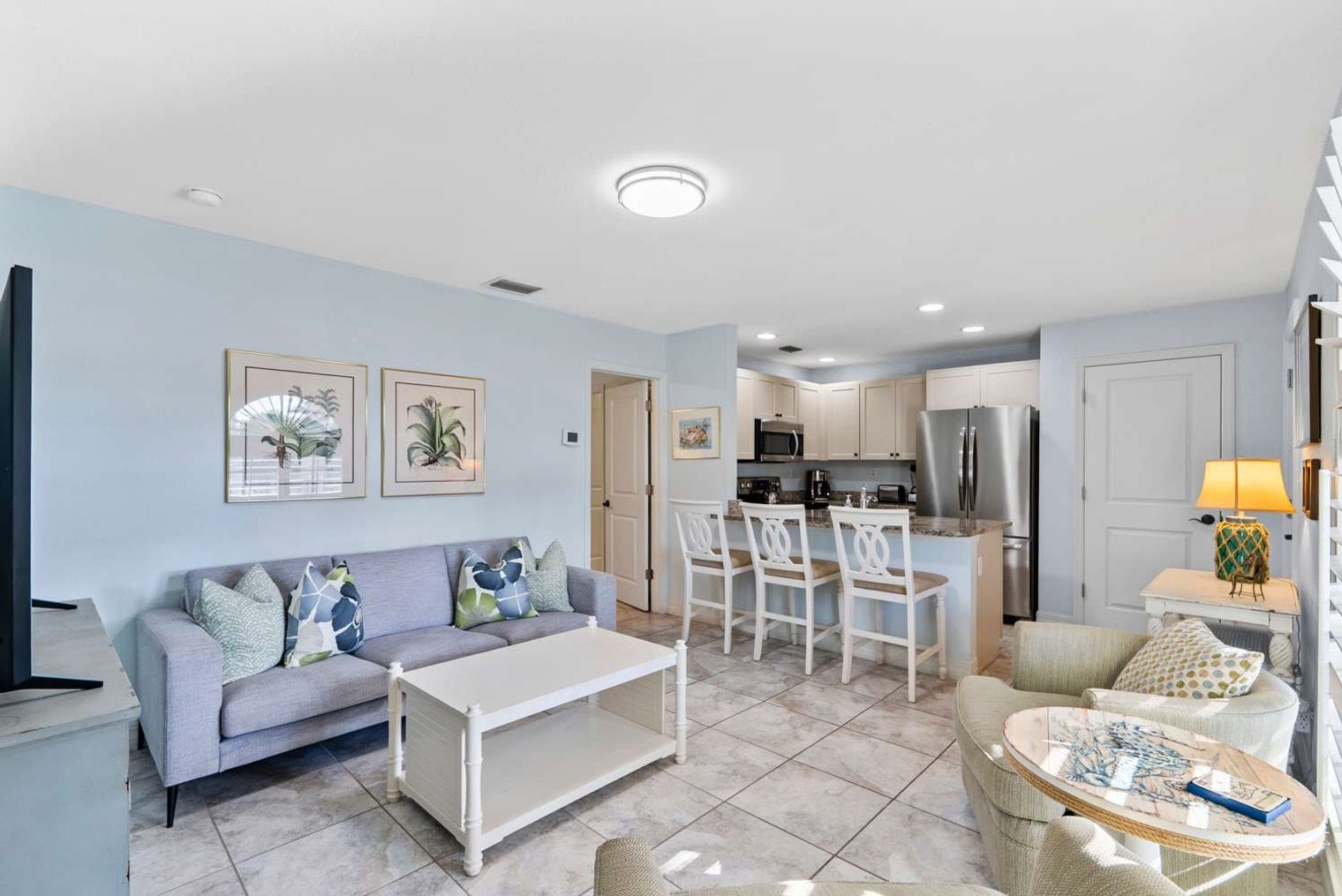 Building Photo - 655 8th Ave S