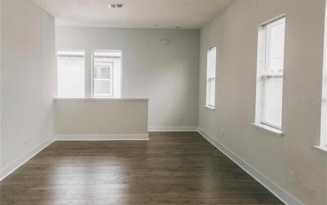 Building Photo - 6824 Bridgman St