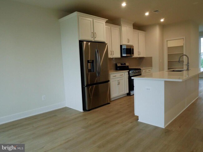 Building Photo - 120 Galaxy Pl
