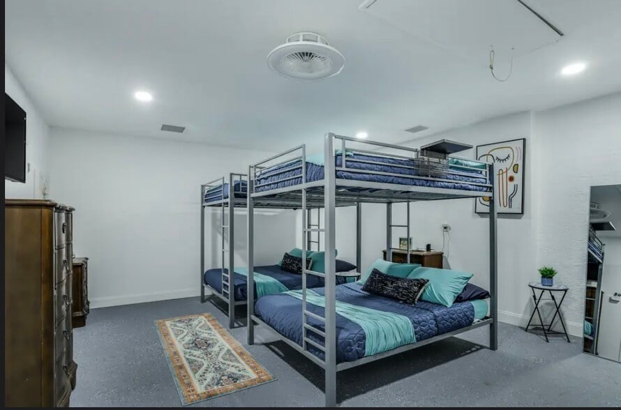 Building Photo - 1518 SE 32nd St