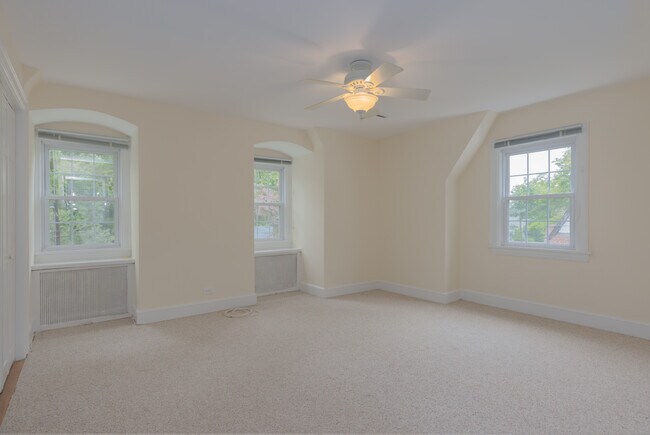 Building Photo - 7 Carthage Ln