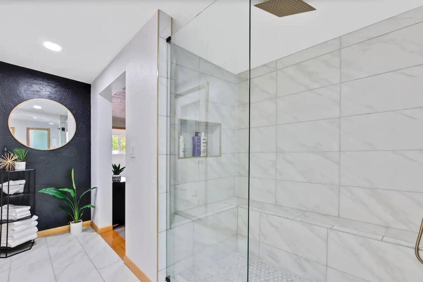 Building Photo - 3909 W Normandie Dr