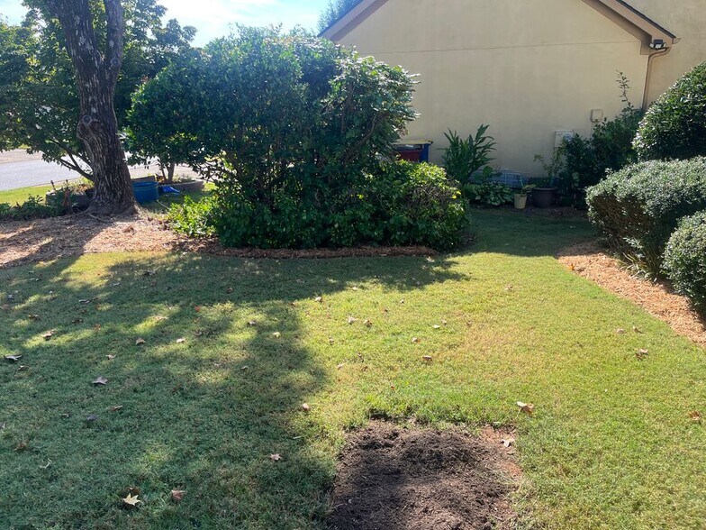 Building Photo - 972 Bridgegate Dr NE