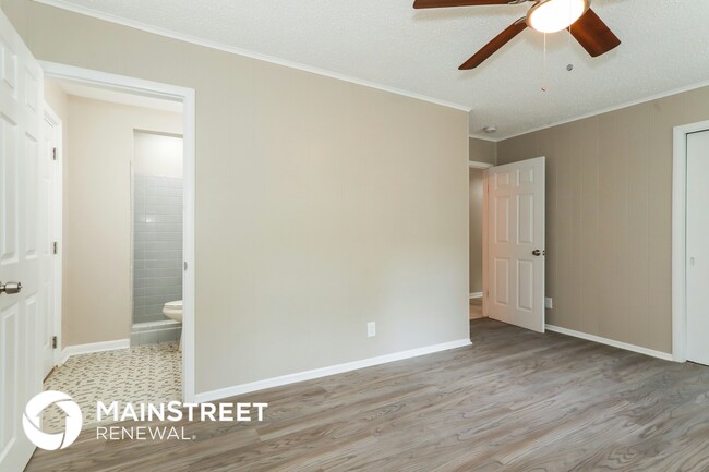 Building Photo - 6873 Tom Thumb Dr
