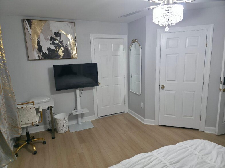 Building Photo - 111 Fawn Hill Rd