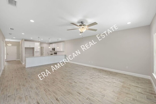 Building Photo - 721 Fairview Dr