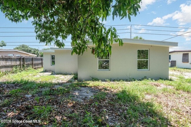 Building Photo - 2626 Sarno Rd