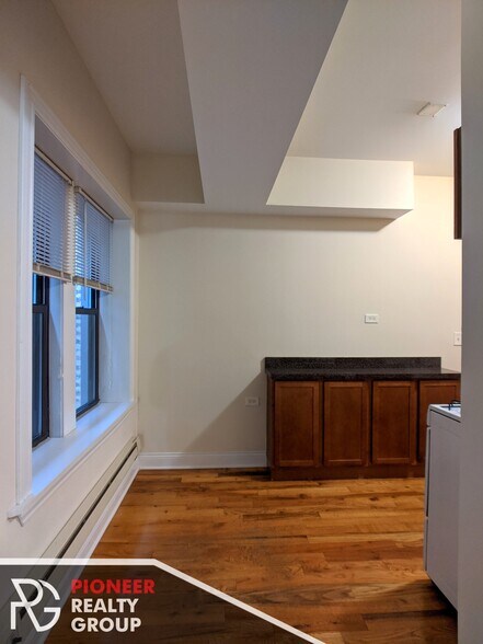 Building Photo - 2842 N Orchard St