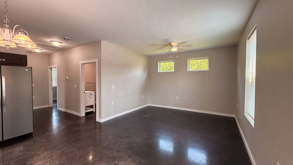 Building Photo - 17206 Franklin Loop