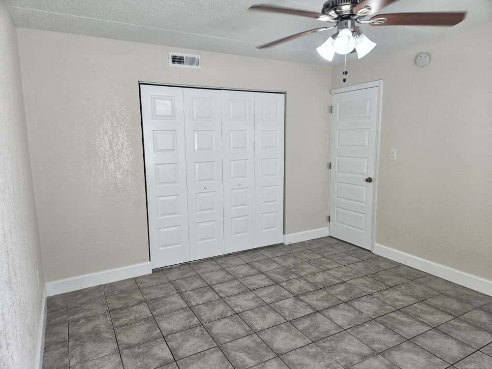 Building Photo - 4414 N Clark Ave