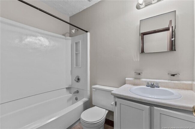 Building Photo - 6673 Vaughn Rd