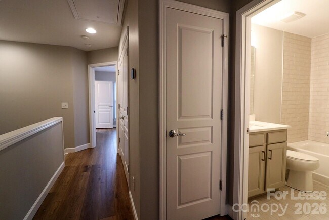 Building Photo - 564 6th Baxter Crossing