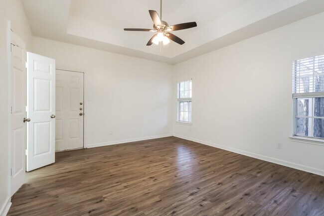 Building Photo - 1729 Fay Dr