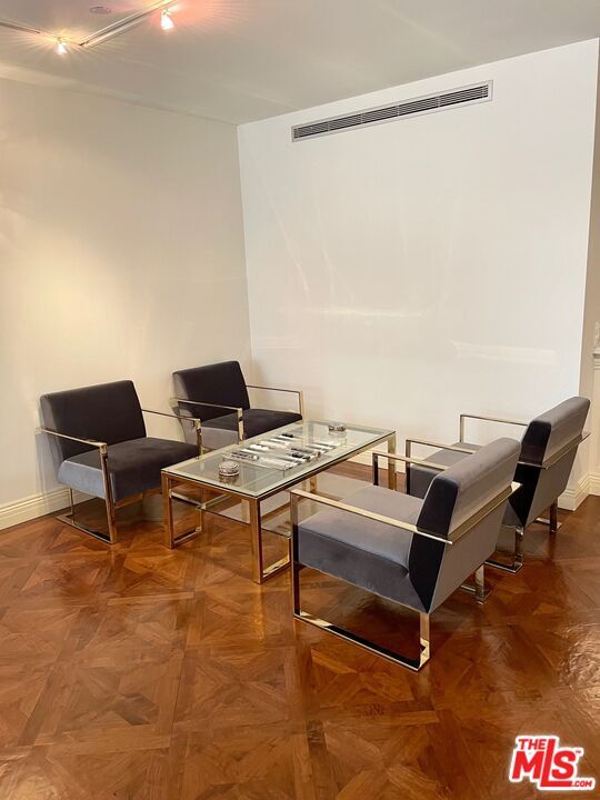 Building Photo - 10660 Wilshire Blvd