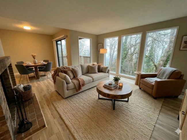 Building Photo - 4387 Imperial Dr