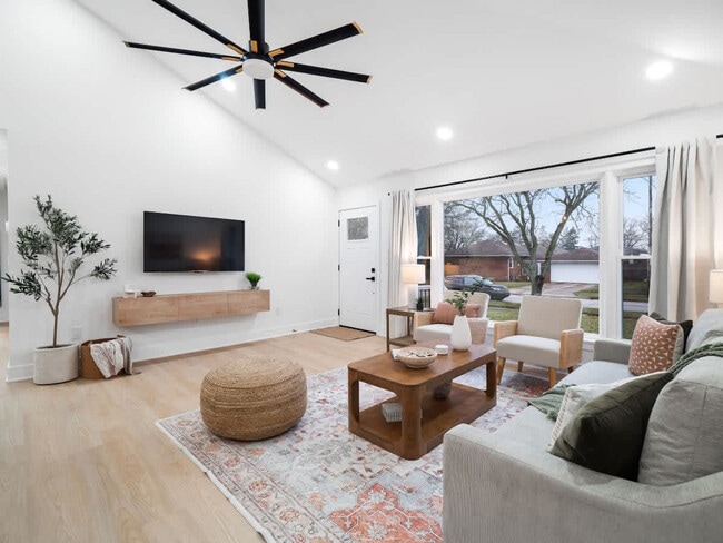 Building Photo - 4155 Ascot Ln