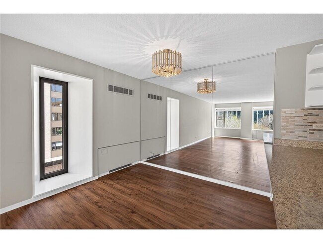 Building Photo - 19 S 1st St