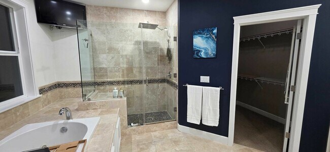 Building Photo - 4812 Beaver Pond Dr S