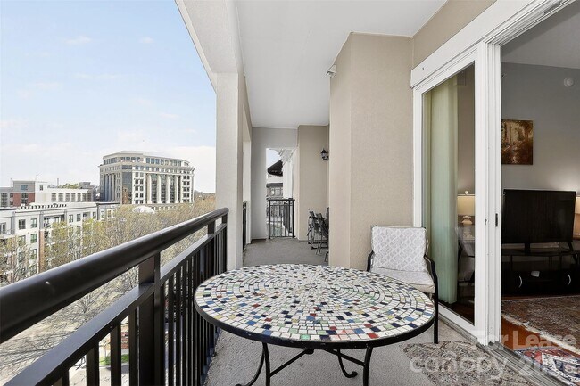 Building Photo - 4620 Piedmont Row Dr