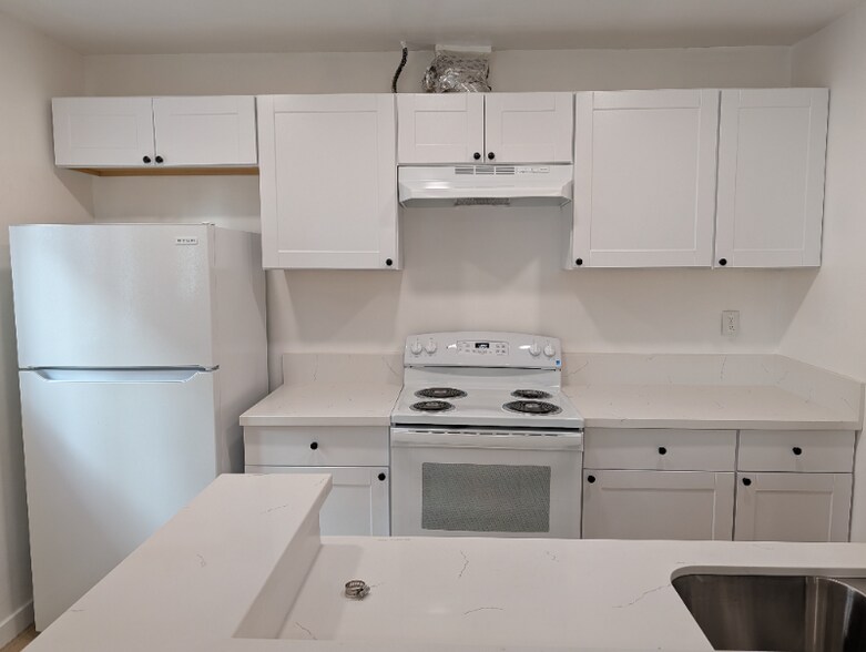 Building Photo - 5252 Hermitage Ave