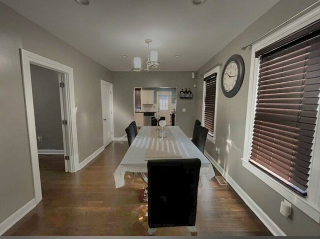 shared dining room - 276 Seaview Ave