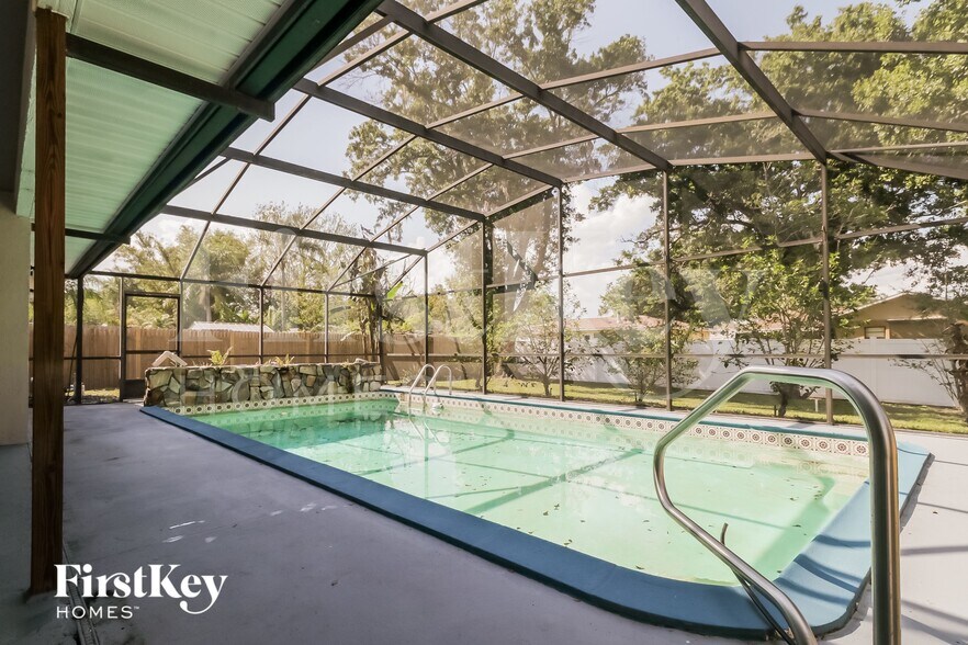 Building Photo - 2330 Eastmeadows Ct