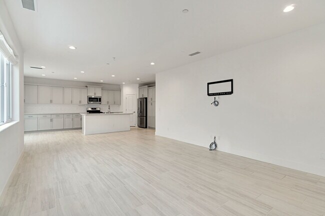 Building Photo - 863 Orchard Hills Rd