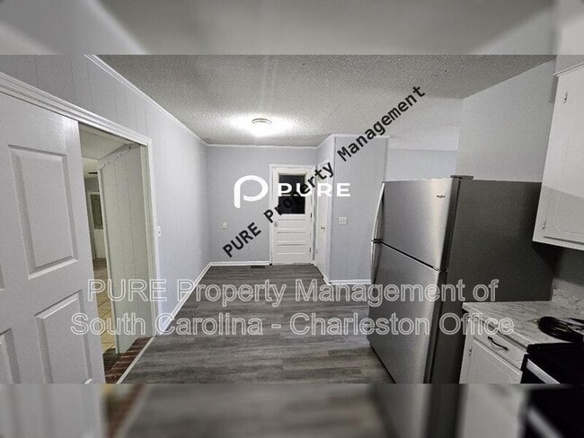 Building Photo - 364 Holly Ave