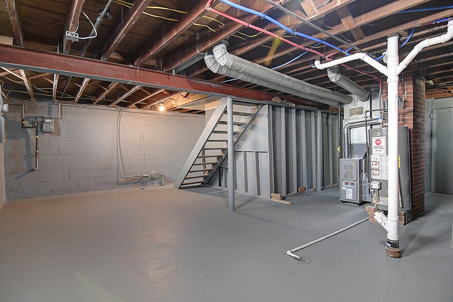 Building Photo - 2201 Wilbraham Rd