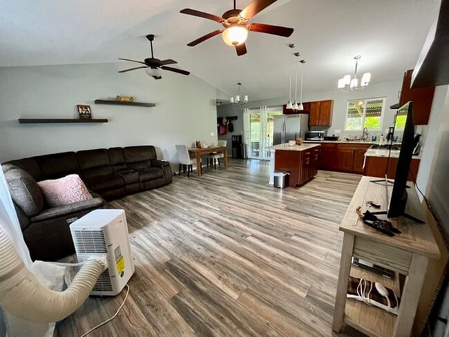 Building Photo - Charming 3BR / 2BA Home in Hawaiian Paradise Park