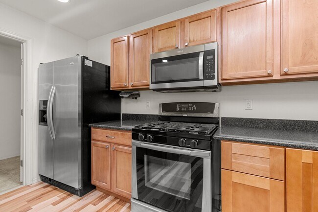 Building Photo - Stunning 3 bed, 2.5 bath home in desirable Bothell neighborhood