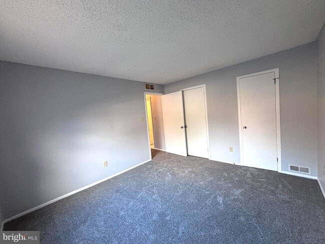 Building Photo - 4810B Aberdeen Dr