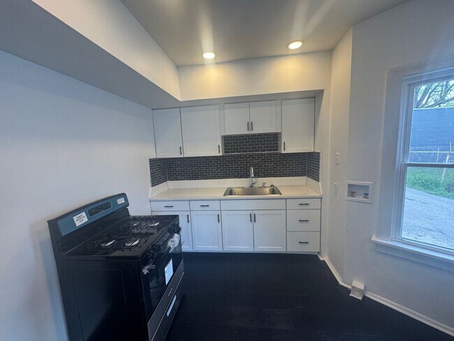 Building Photo - 3328 Denison Ave