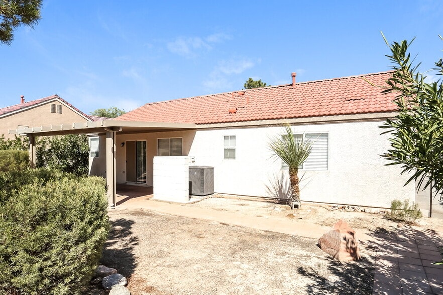 Building Photo - 2801 Lava Rock Ave