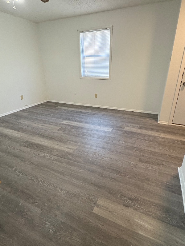 Building Photo - 313 S Bailey St