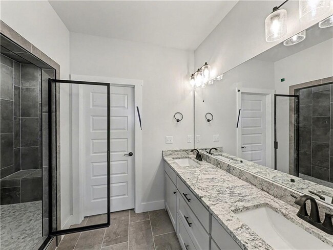 Building Photo - 6905 SW Basswood Ave