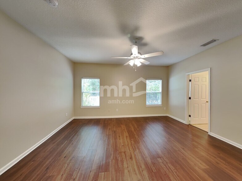 Building Photo - 700 Porto Cristo Ave