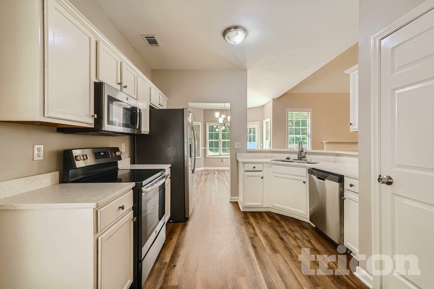 Building Photo - 6863 Timberhead Way