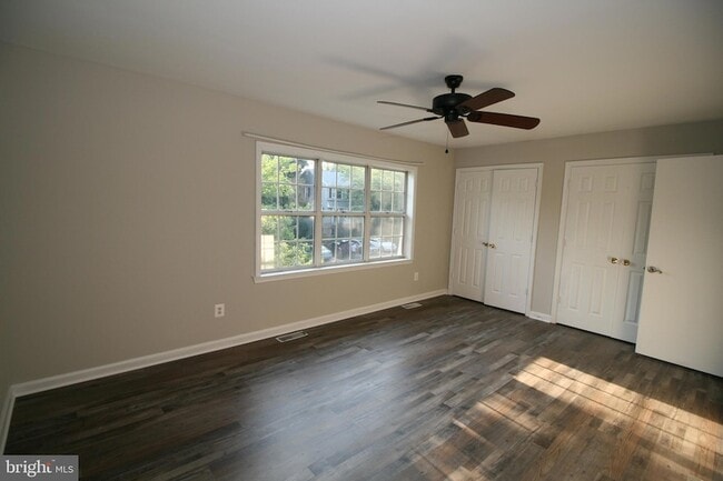 Building Photo - 114 Barnsfield Ct