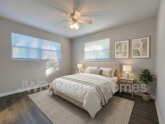 Building Photo - 4525 Rainer Rd