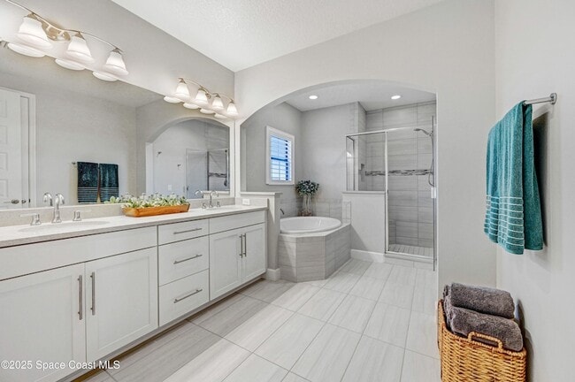 Building Photo - 7103 Vista Hermosa Dr