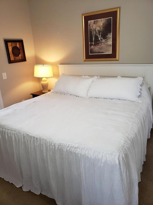 Building Photo - The Woodlands Subdivision/ Level Plains .... COMPLETELY FURNISHED WITH POOL!!!