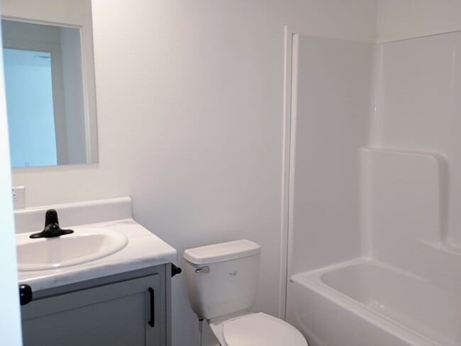 Building Photo - New Build 3 bedroom 2 bath