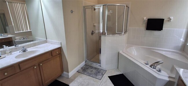 Building Photo - 500 Orista Dr