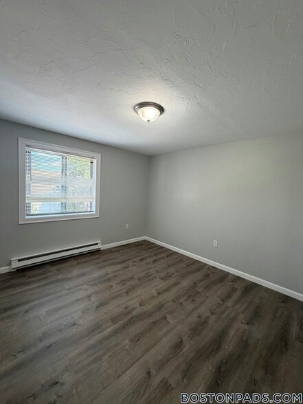 Building Photo - 437 Sunderland Rd